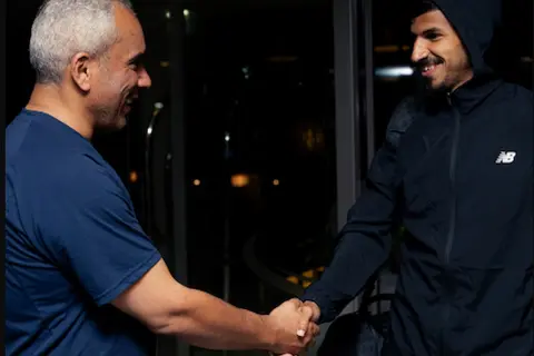 الصفقة السابعة.. الهلال السعودي يعلن تعاقده مع محرزي رسميًا